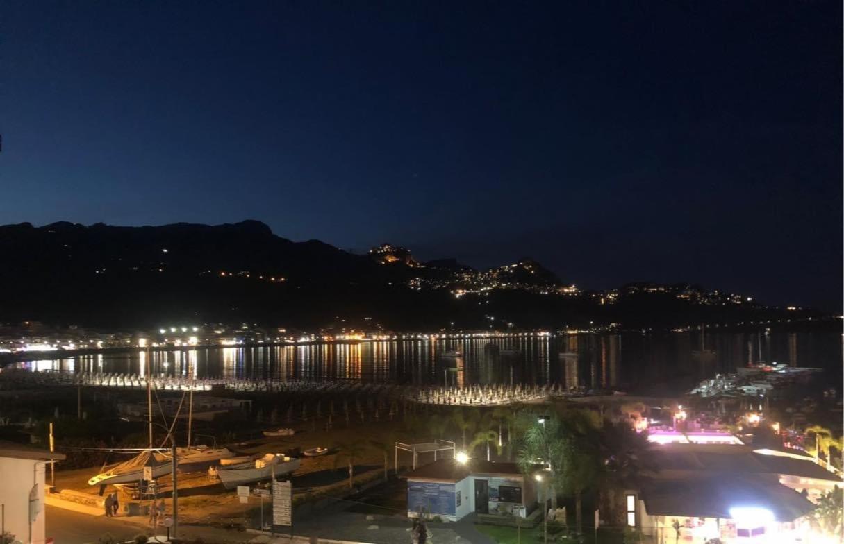 Casablu, Un Delizioso Bilocale Sulla Baia Di Naxos Apartment