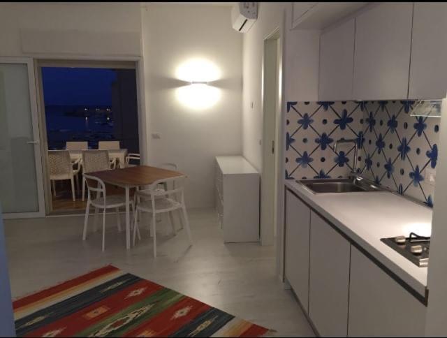 Apartment Casablu, Un Delizioso Bilocale Sulla Baia Di Naxos Giardini Naxos